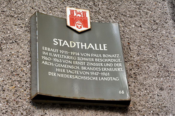 100J_Stadthalle   002.jpg